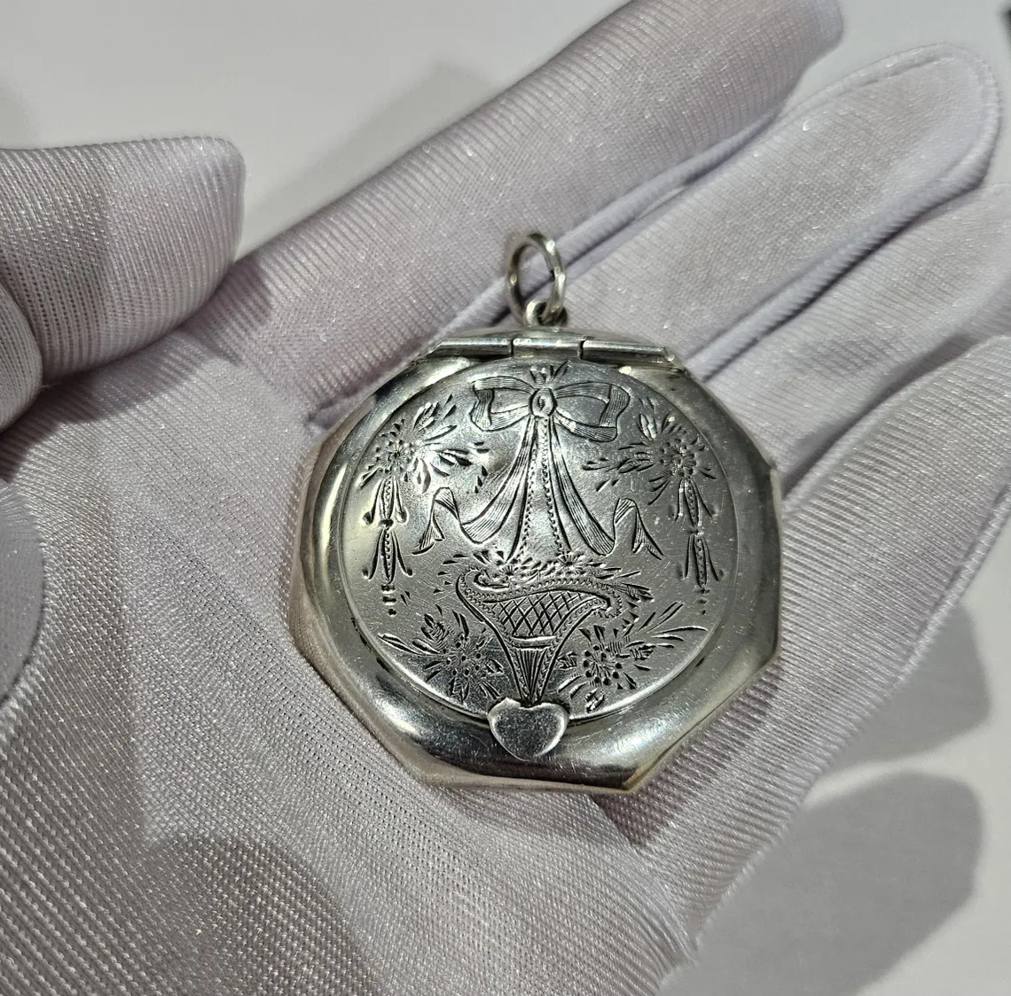Antique Engraved hallmarked 1921 octagon locket snuff box pendant Sterling silver 925 with mirror - Image 3