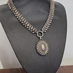 Antique Victorian Oval Locket and chunky Chain hallmarked in 1834 silver