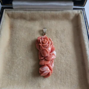 Unique vintage pendant natural coral solid gold 9ct 375 hallmarked