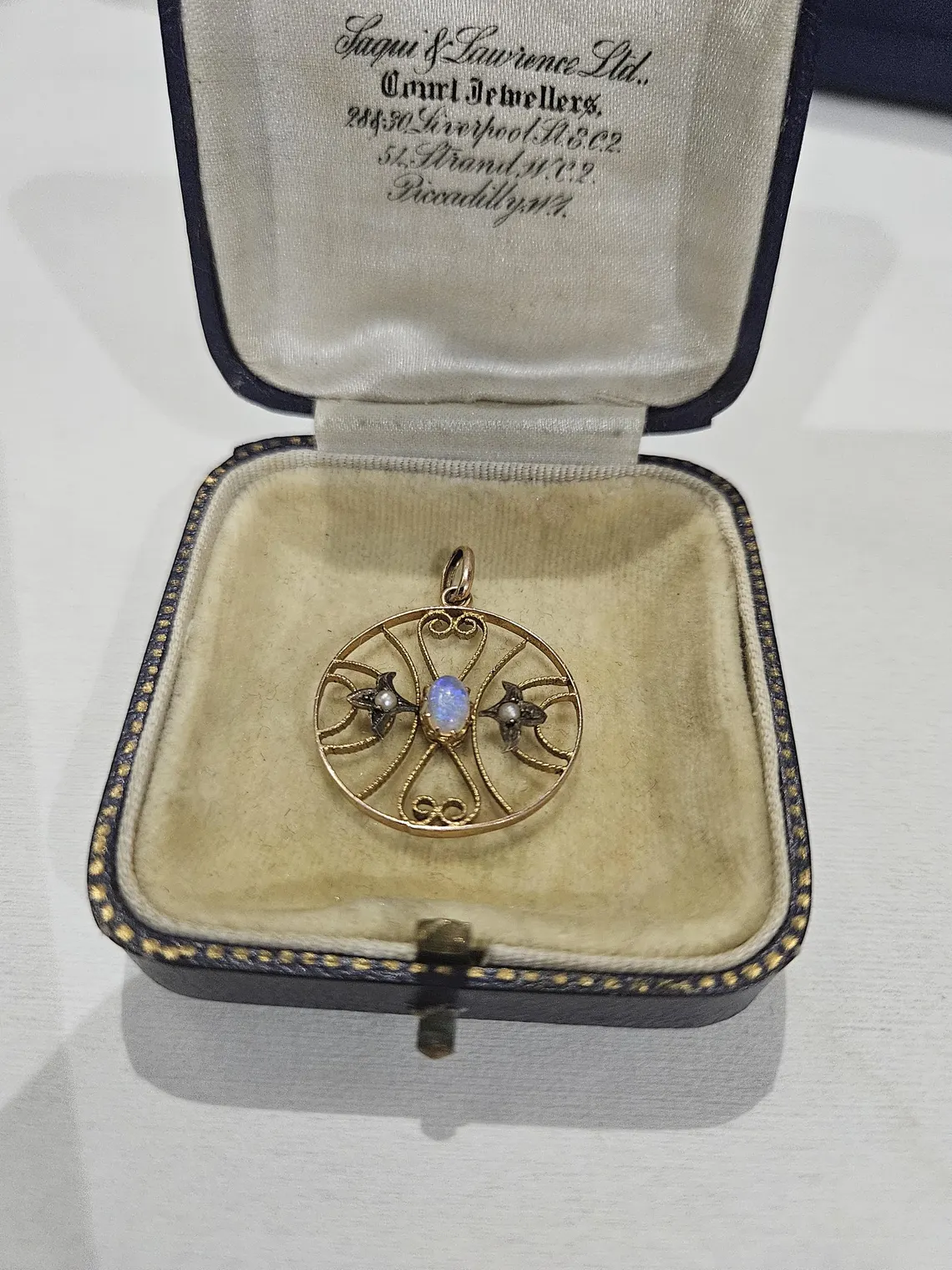 Unique antique lavalier round pendant natural pearls and Australian opal 9ct gold Edwardian era