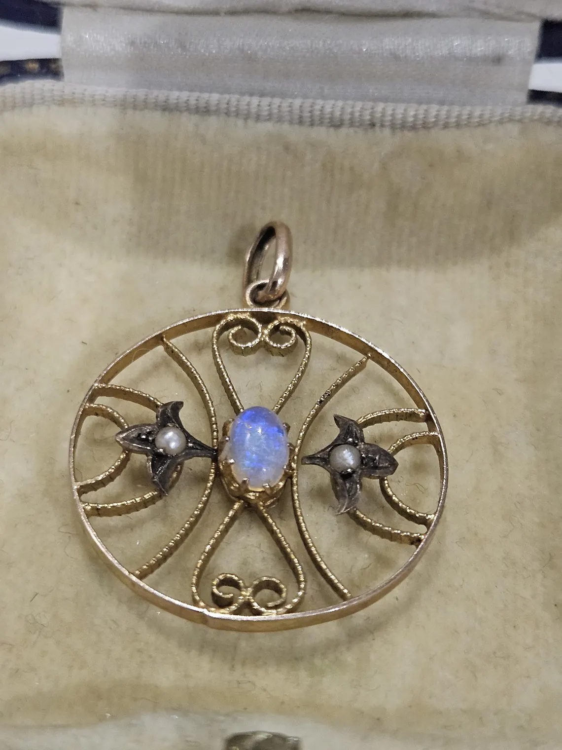 Unique antique lavalier round pendant natural pearls and Australian opal 9ct gold Edwardian era - Image 2