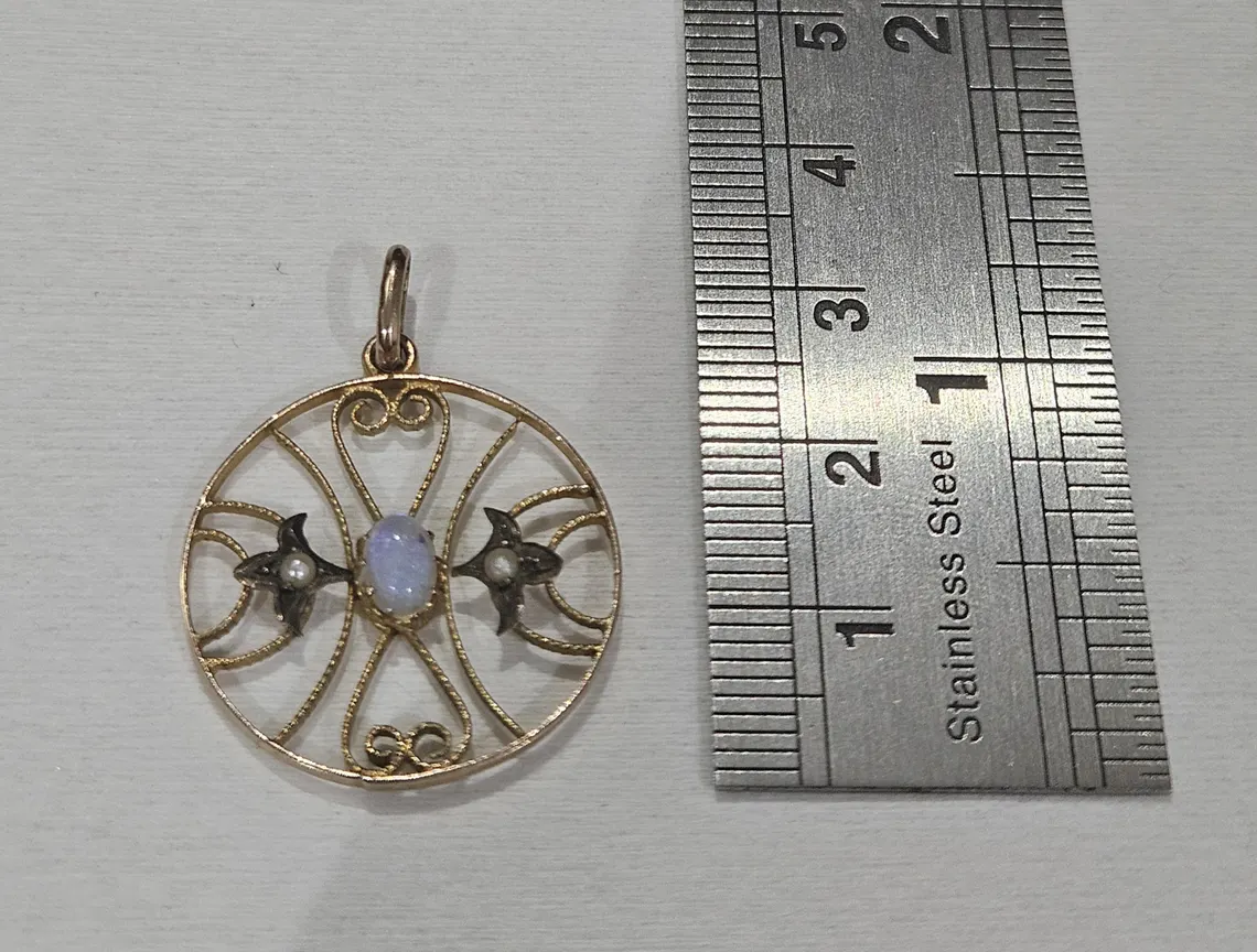 Unique antique lavalier round pendant natural pearls and Australian opal 9ct gold Edwardian era - Image 7